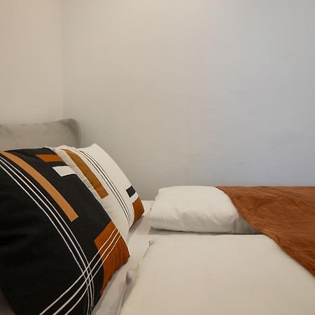 2-Rooms Apartment 10 Min Away From City Center Вена Экстерьер фото